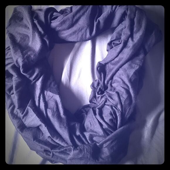 5/$25 Infinity Scarf Black - Picture 1 of 1